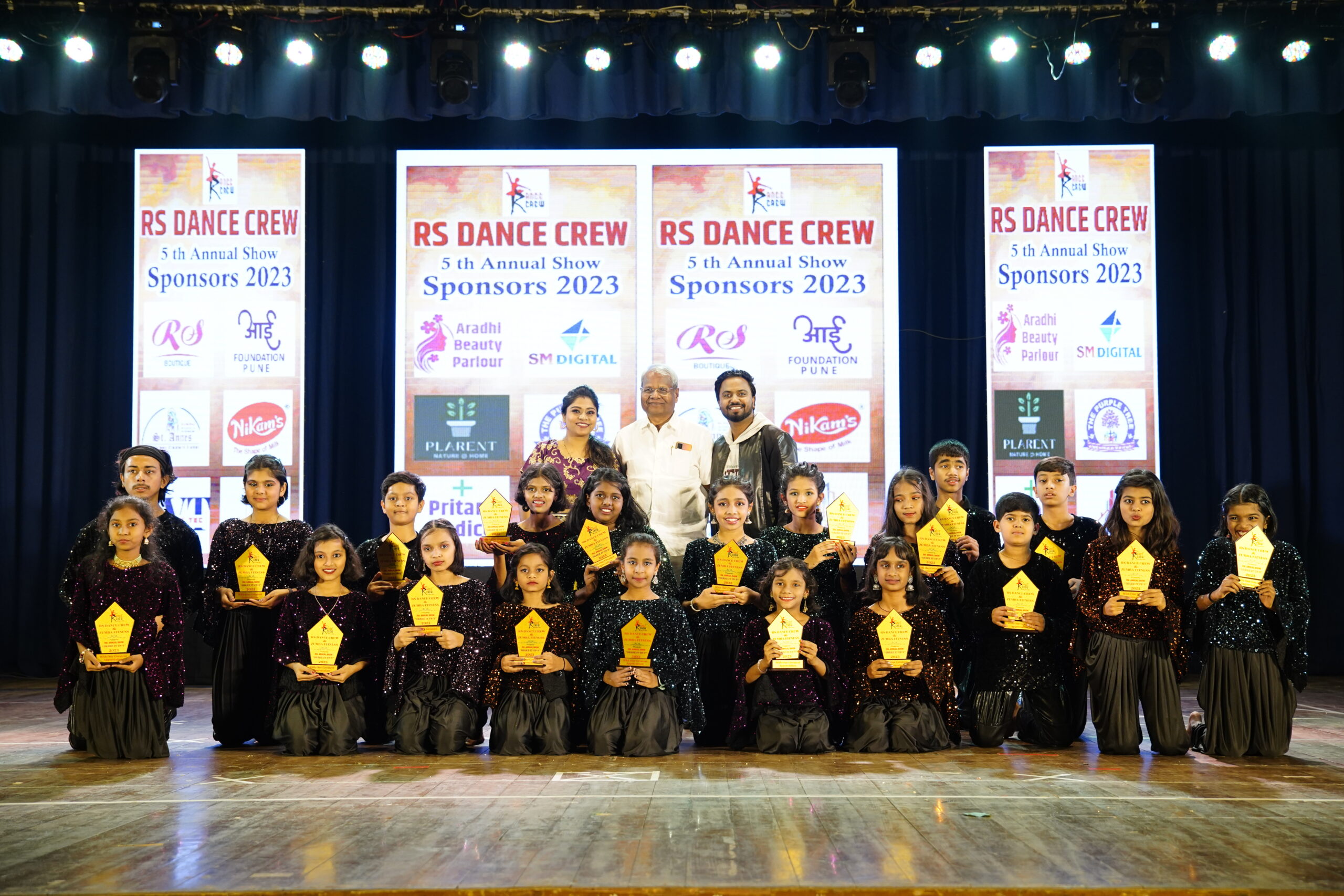 teens dance group
